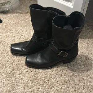 Frye Women’s Short Boots (like new)